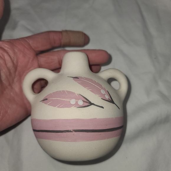 Handcrafted Ceramic Vase with Pink Feather Design, Southwestern - Picture 4 of 8